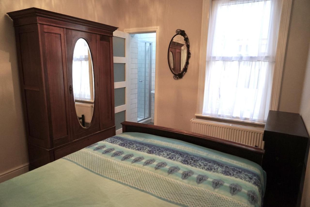 Tottenham Stadium Double Room ロンドン エクステリア 写真